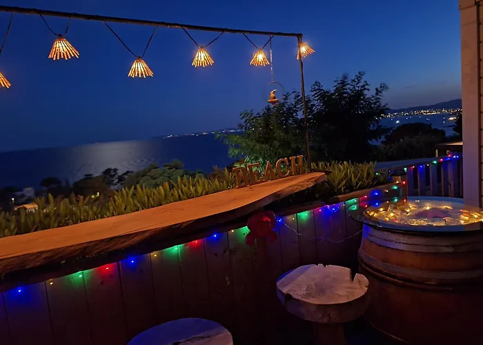 Mobil Avec Vue Exceptionnelle مكان تخييم *